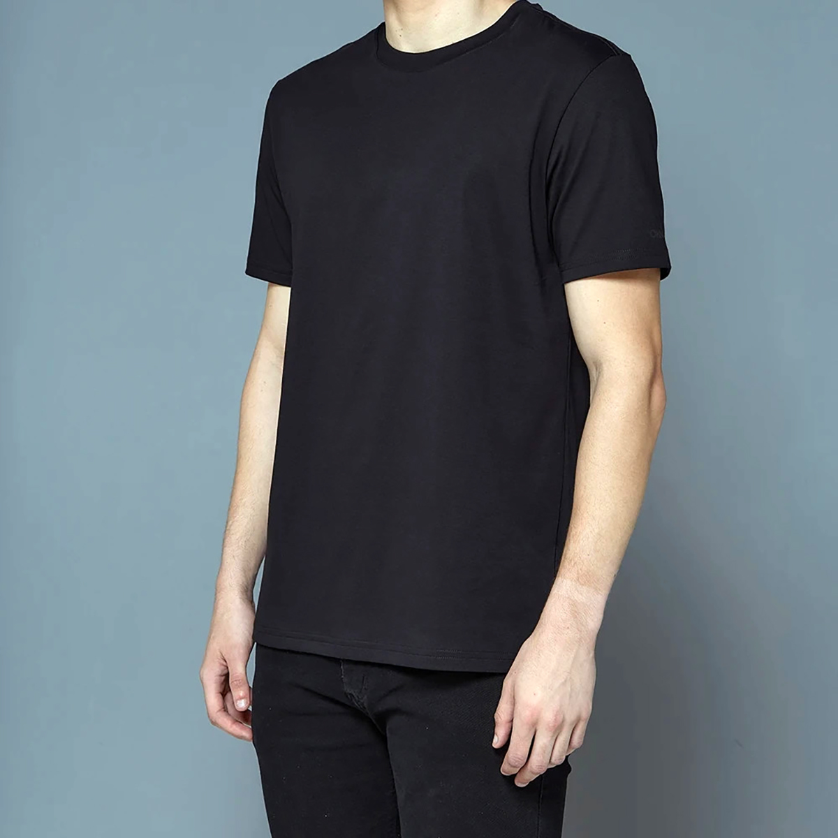 Camiseta John John Out Black - Estilo Urbano e Sofisticado para