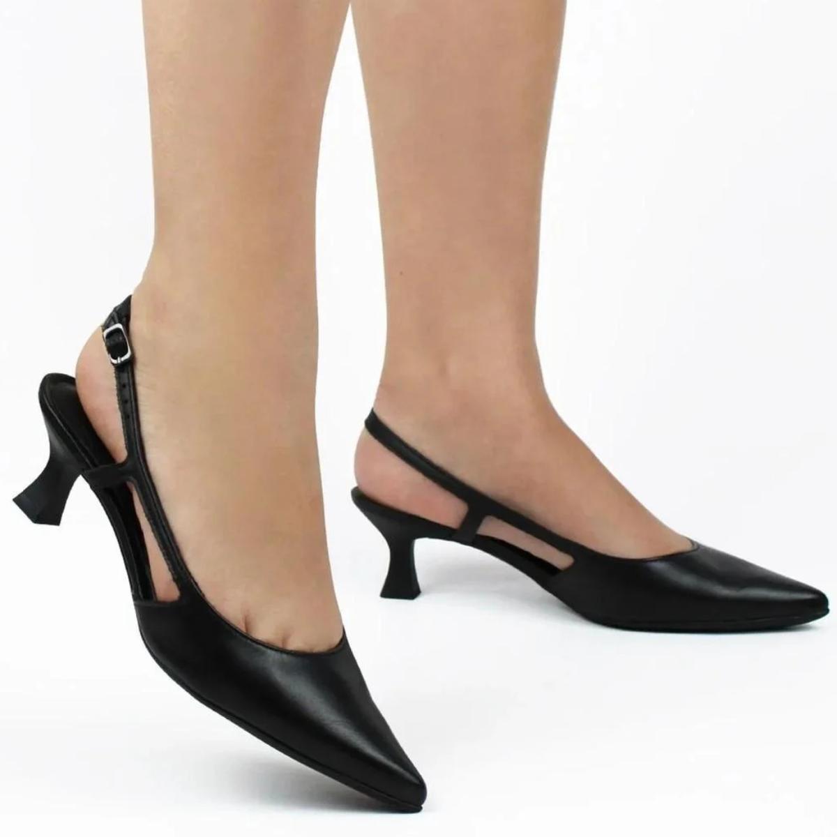 Scarpin Couro Bottero Slingback Bico Fino Salto Baixo Preto - Compre ...
