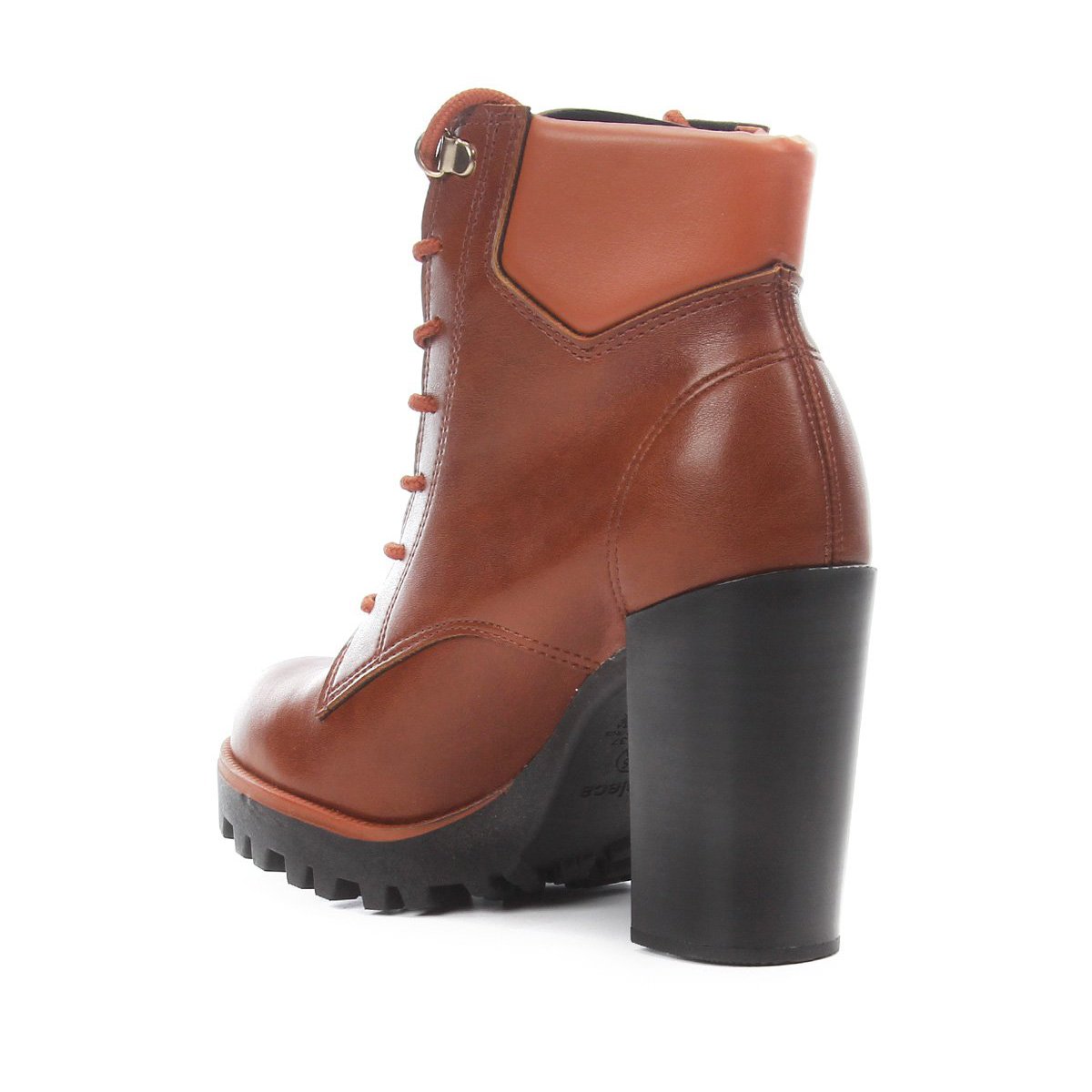 moleca bota tratorada