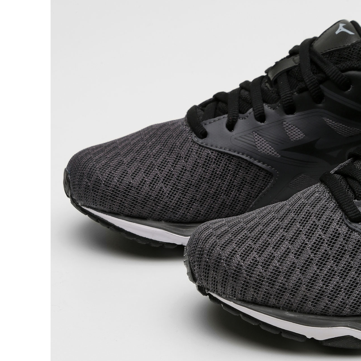 mizuno falcon 2 preto