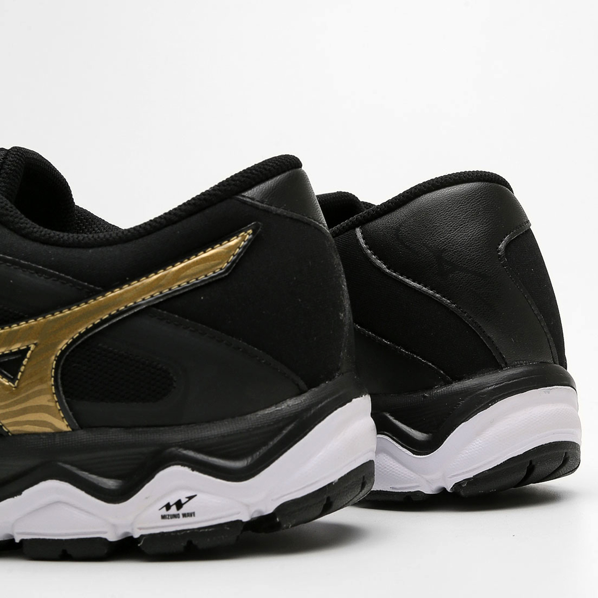 tênis mizuno falcon preto
