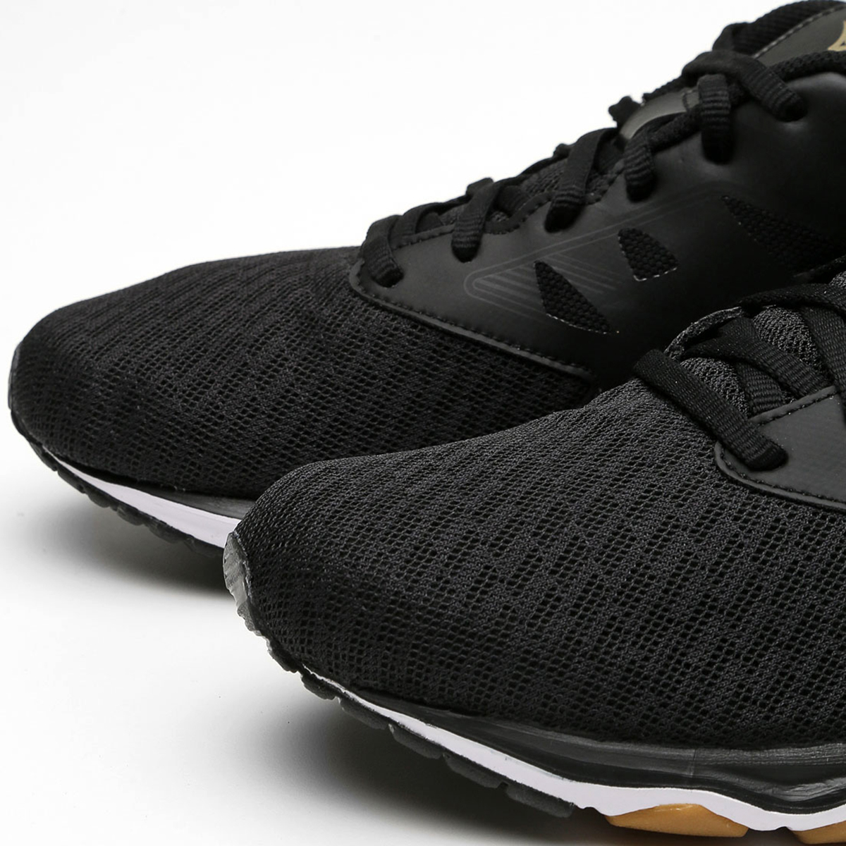 tênis mizuno falcon preto