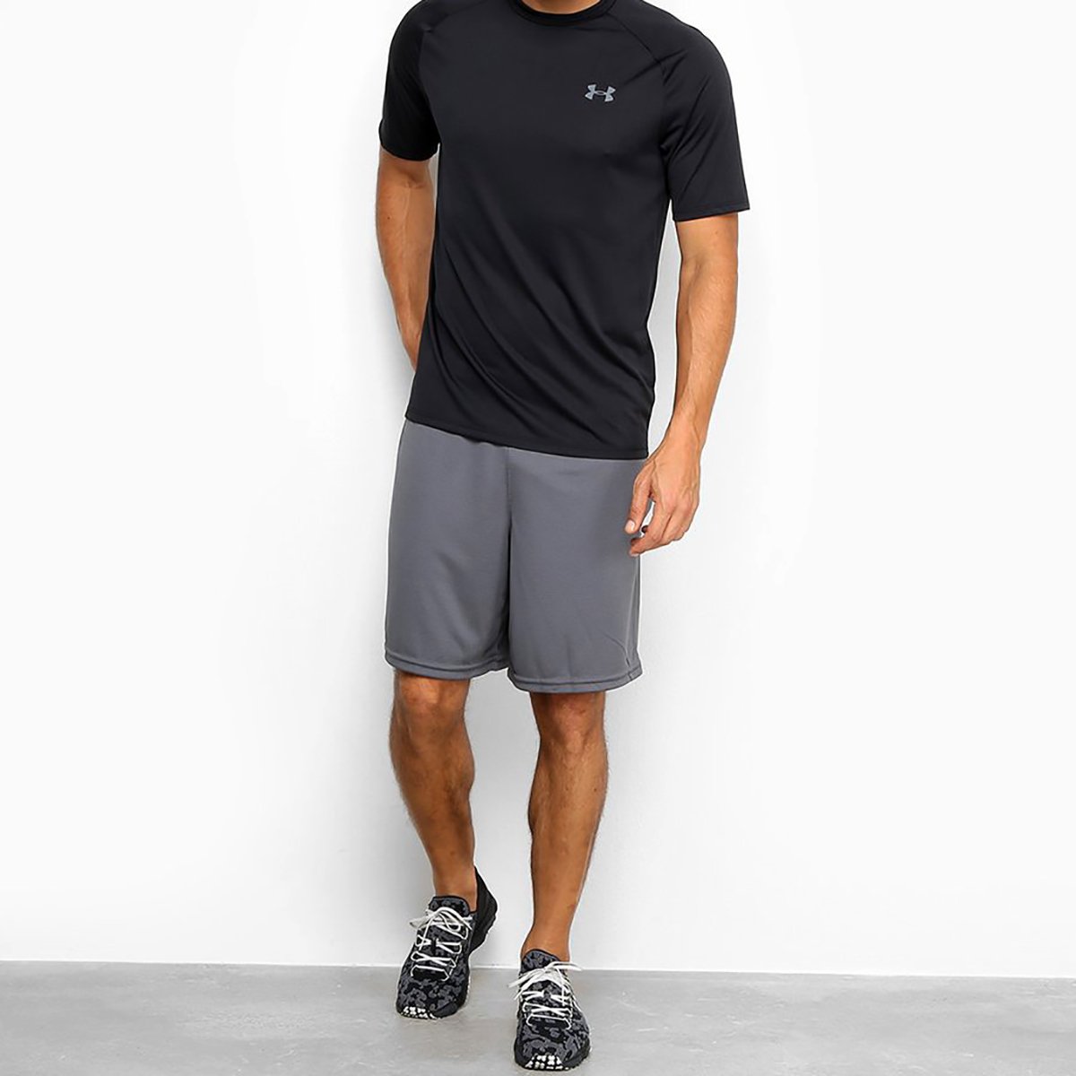 camiseta under armour cinza